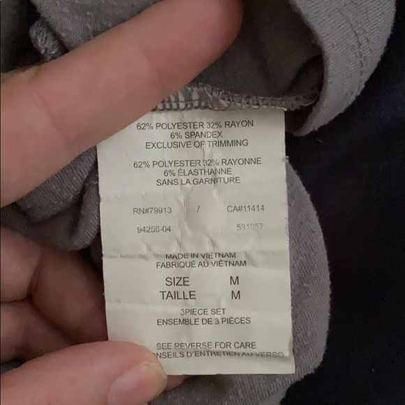 Gray pumping tank top - Picture 3 of 3